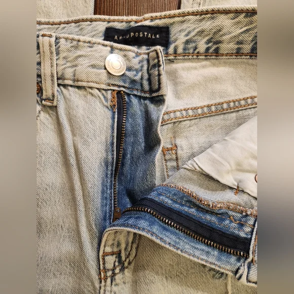 Aeropostale High-Rise Baggy Jean LIGHT Wash Size 4 NWOT - Picture 8 of 12